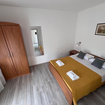 Apartments Iskra Ровинь Экстерьер фото