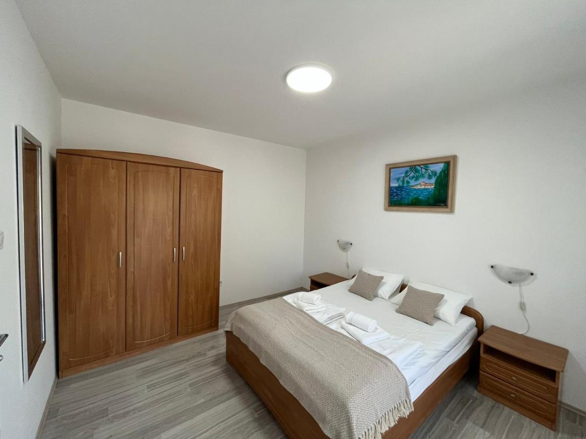 Apartments Iskra Ровинь Экстерьер фото