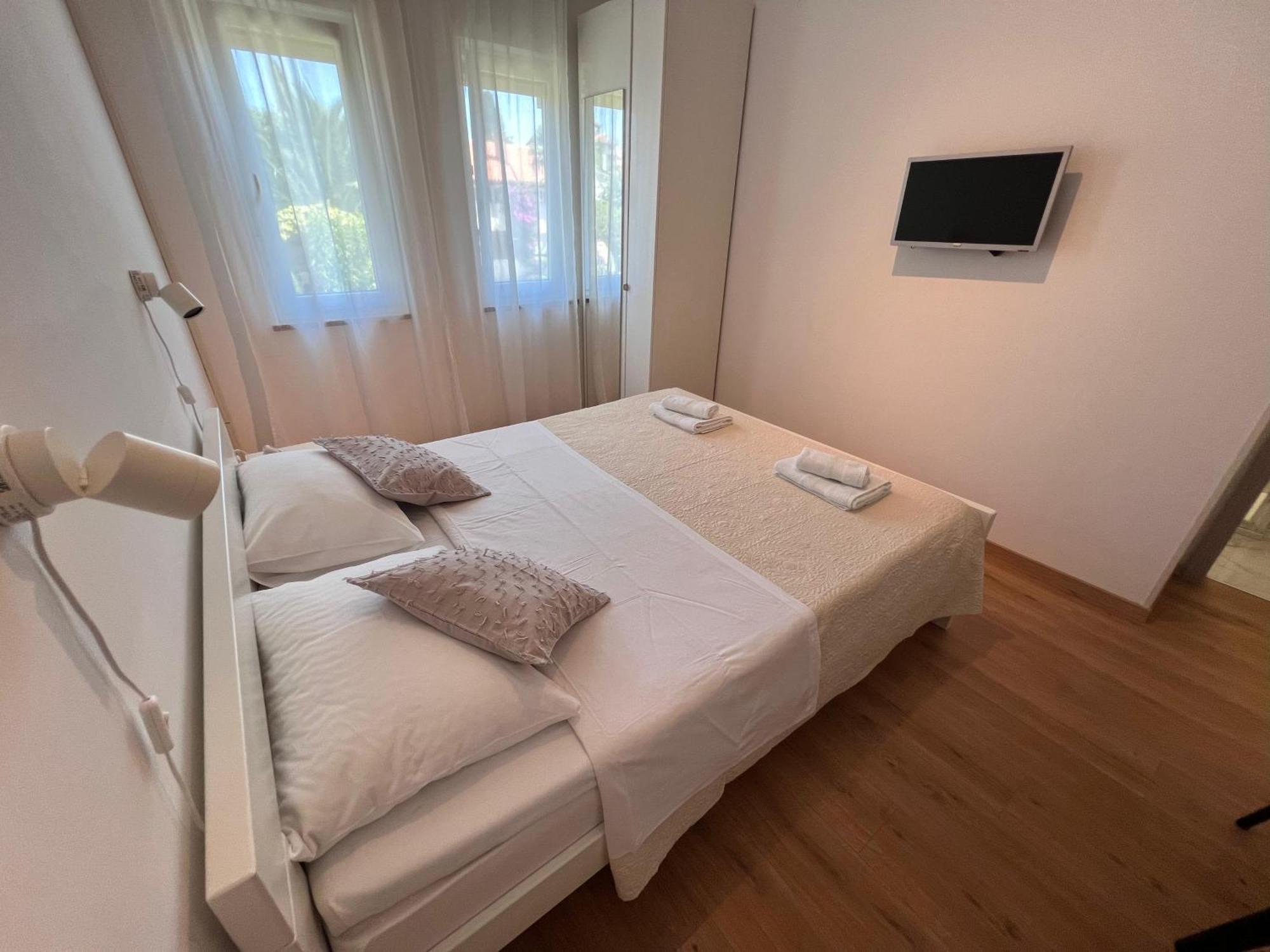 Apartments Iskra Ровинь Экстерьер фото