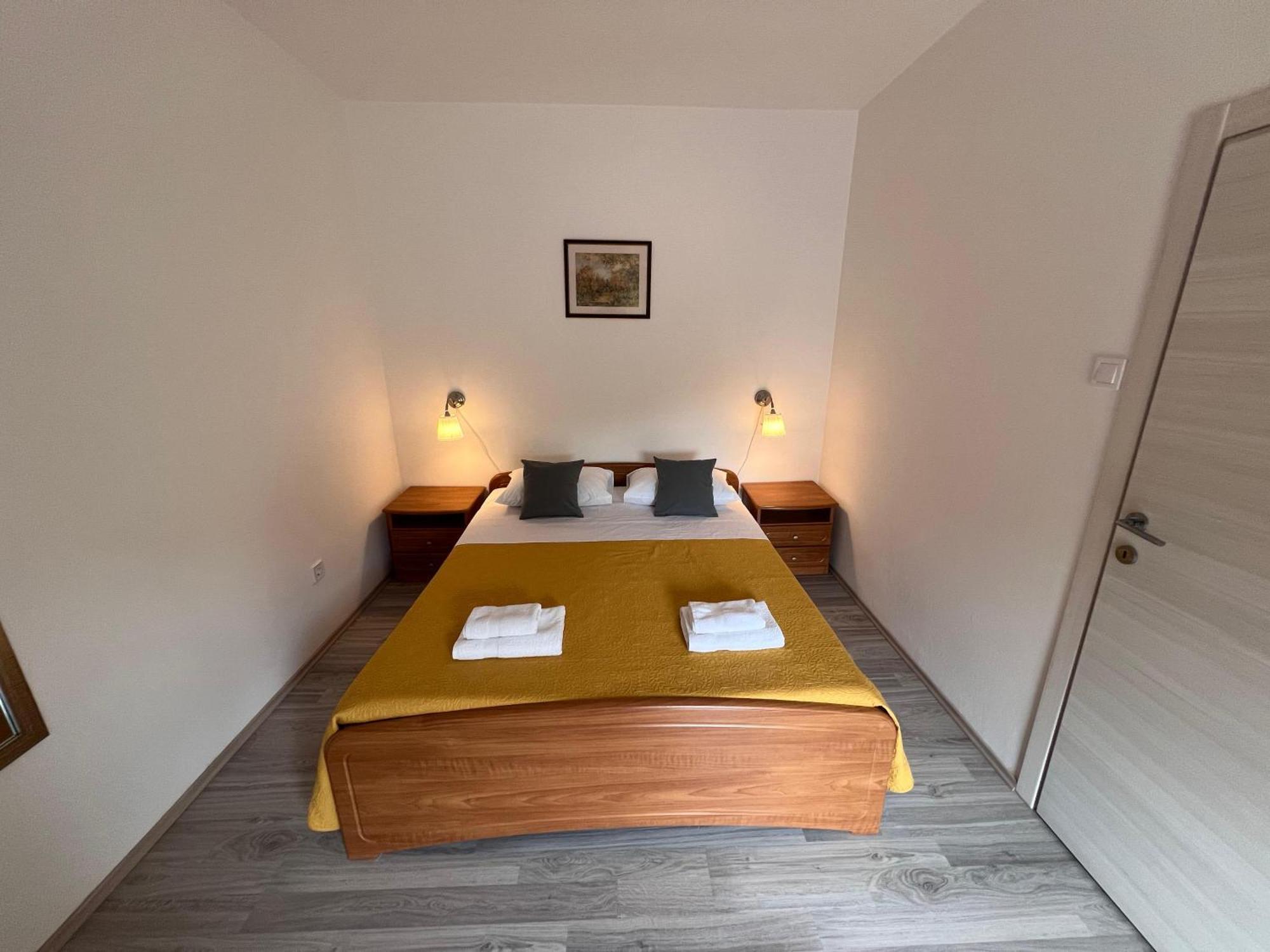 Apartments Iskra Ровинь Экстерьер фото